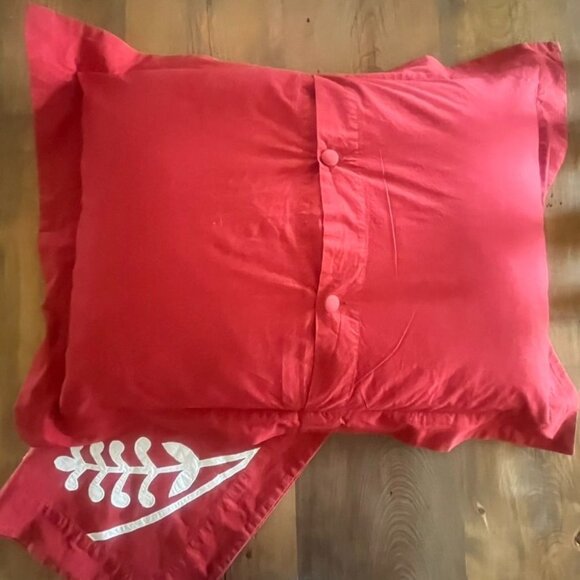 The Chandler Collection Red & White Applique Standard Pillow Shams Cottage Core - Picture 2 of 4